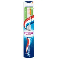 Зубна щітка Aquafresh Intense Clean Середньої жорсткості (5054563927835)